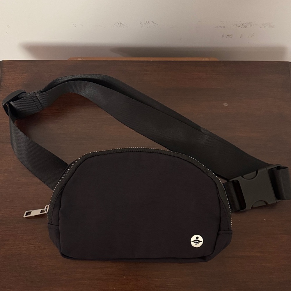 NWT Halara Black Belt Bag